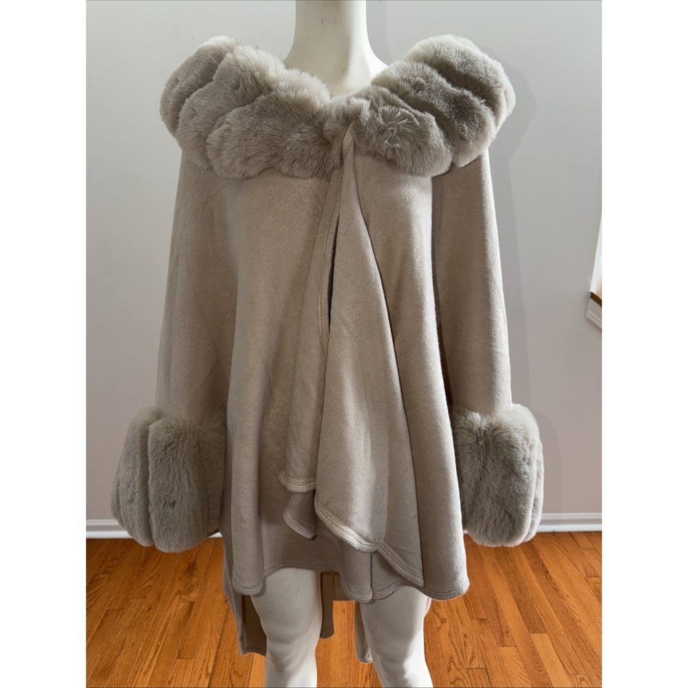 Saks Fifth Ave‎ Cream Shaw Wrap Cardigan Trimmed One Size NWT
